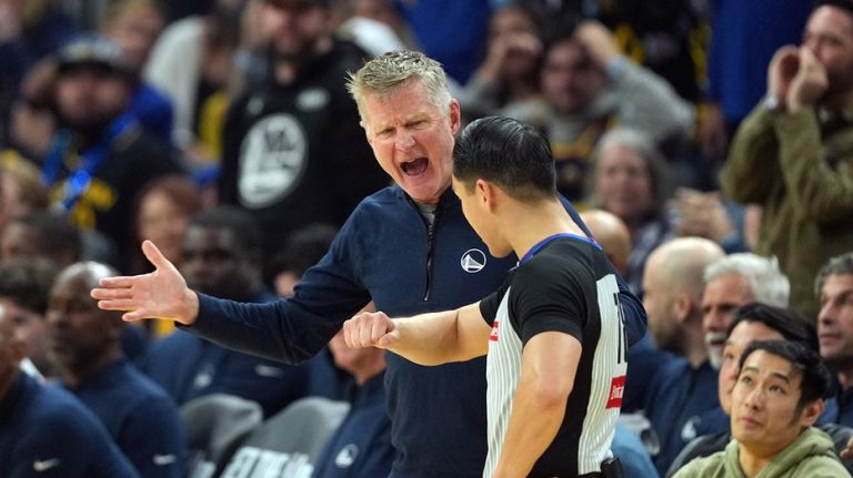 Steve Kerr gets ejected with Snoop Dogg on call for Warriors game: 'Get him out of there!'