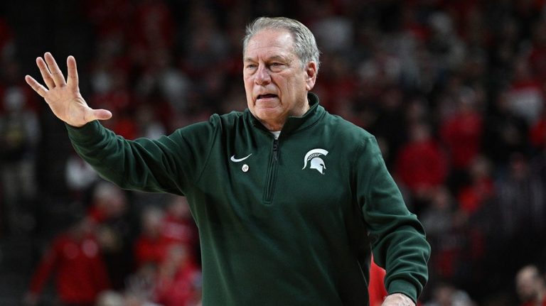 Tom Izzo explodes on former Michigan State player in wild scene: 'What the f— are you doing?'